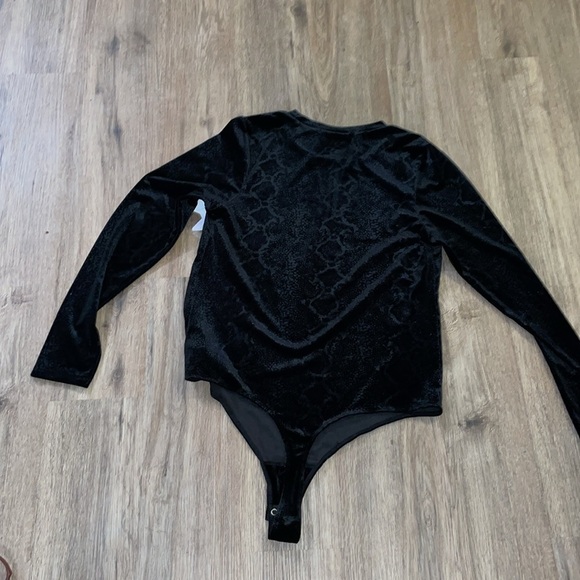 NWT Good American Snake Burnout Velvet Bodysuit size - 4 equivalent to XL - Picture 6 of 8